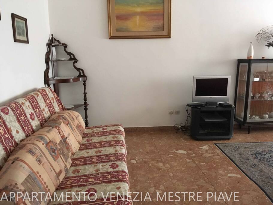 Salone con divano