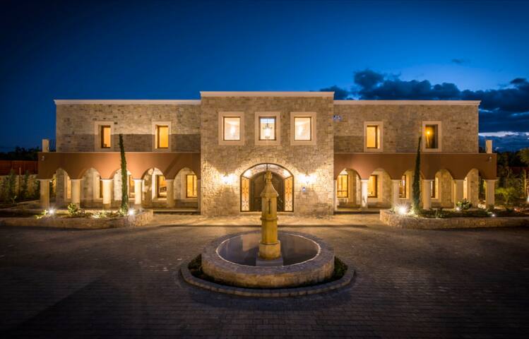 Villa Kastello Kalliste, Wine Dark Sea Villas gallery image 2