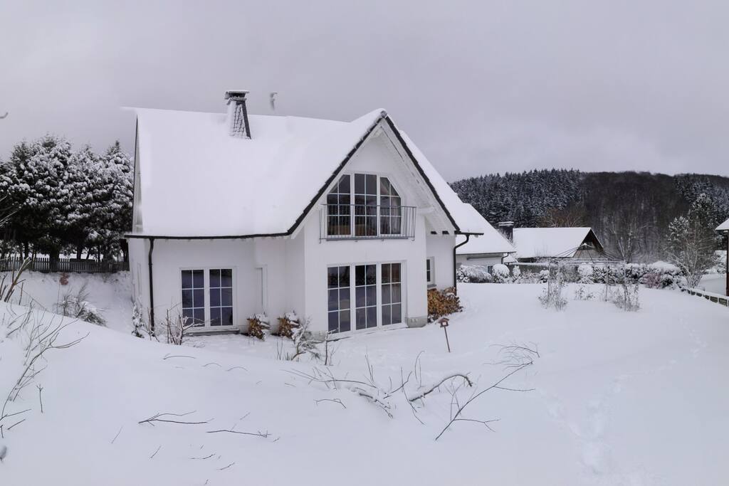 Haus im Winter