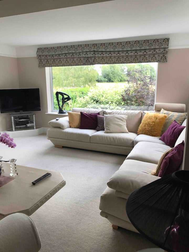 Beautiful Home In Great Location - Oxford