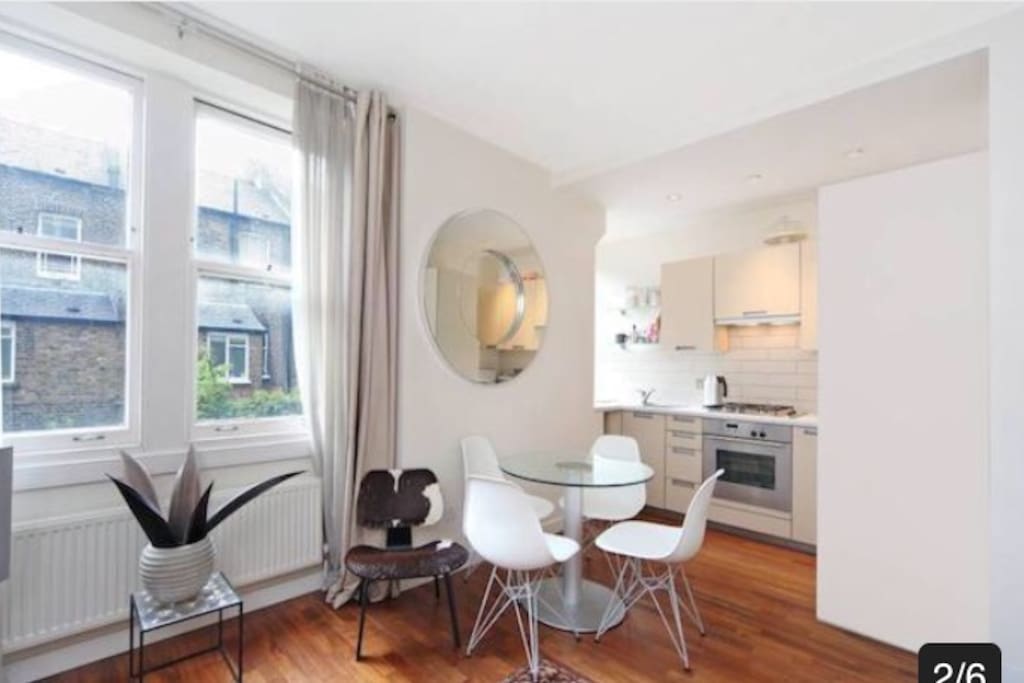 lounge & kitchen