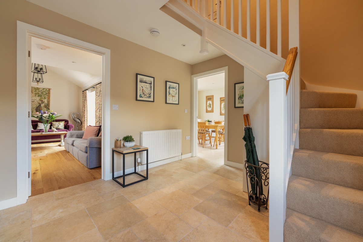 Leistungsstarkes Airbnb: Luxury cottage ,Central Stow,Huntington Courtyard. in Stow On The Wold