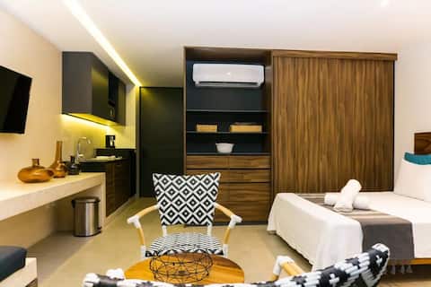 Top Airbnb: Spacious and centrally-located studio with ocean view rooftop in Aviación