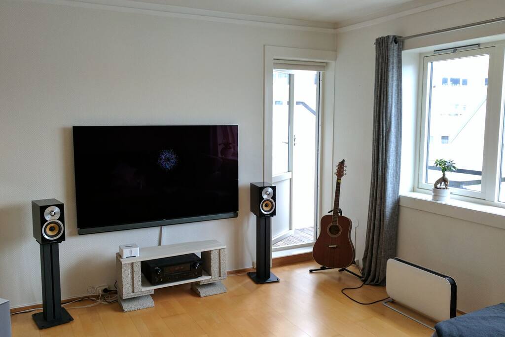 65 inch tv and speakers
