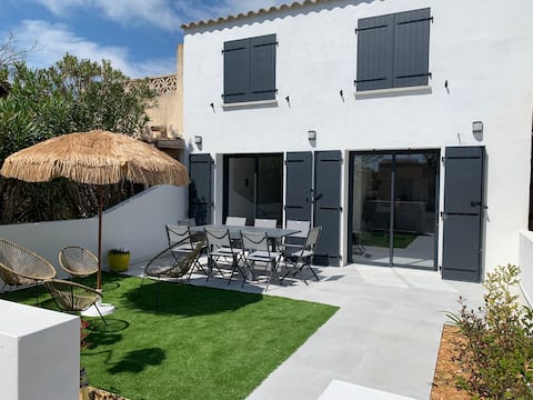 Beautiful renovated house 150 meters from the beach