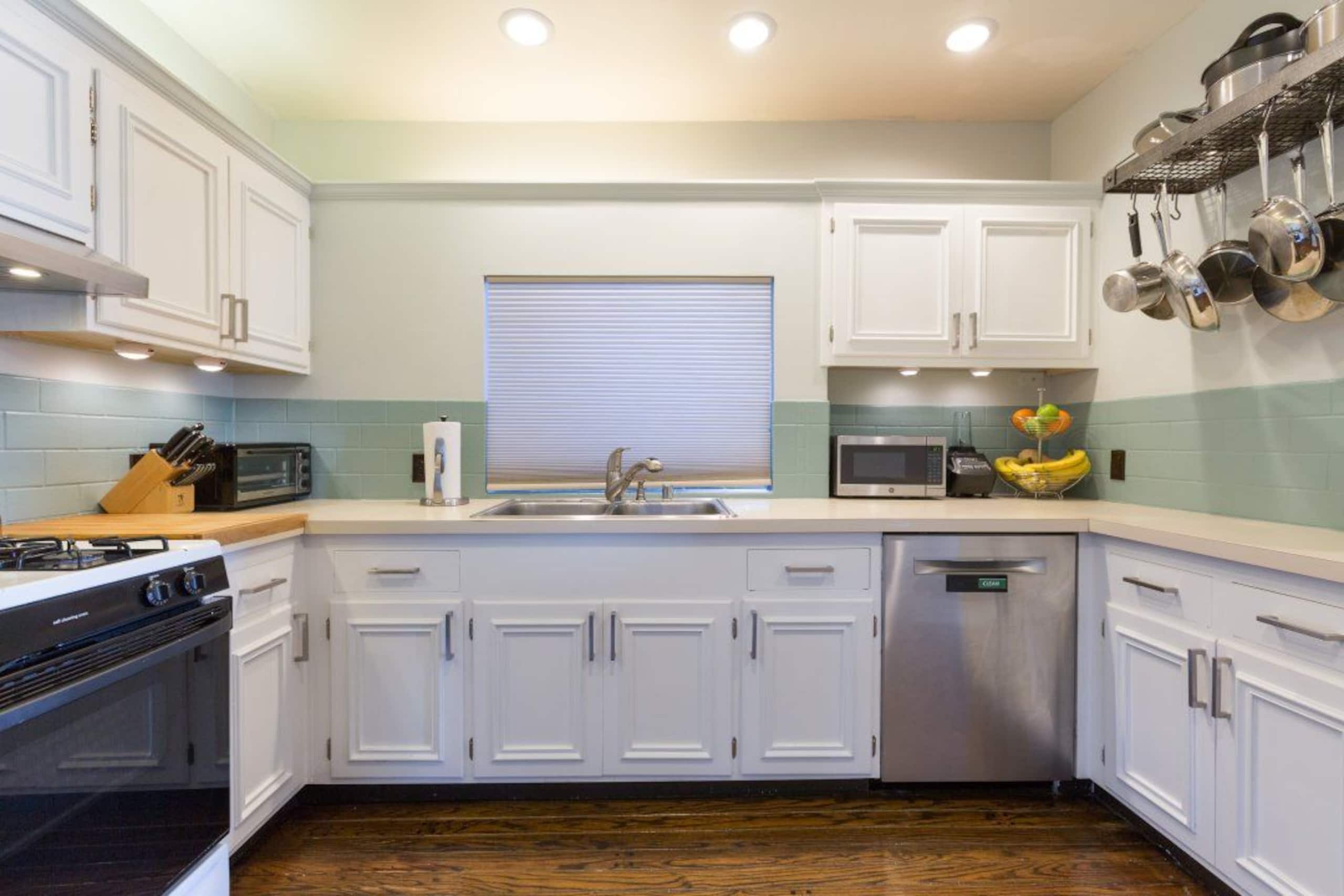 Home in San Francisco · ★4.93 · 2 bedrooms · 2 beds · 2 baths - Image 6