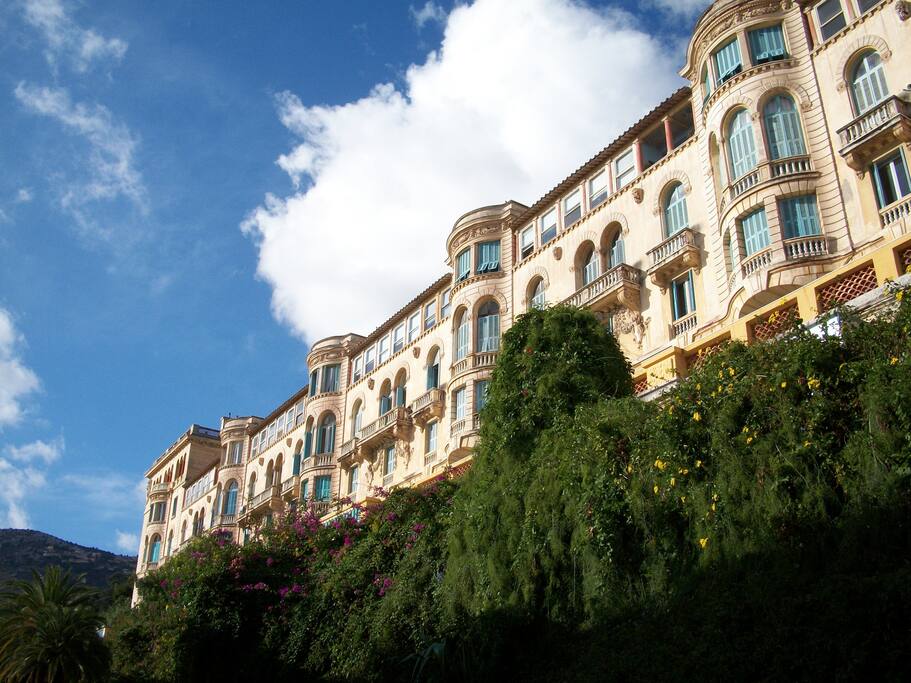 Riviera Palace facade