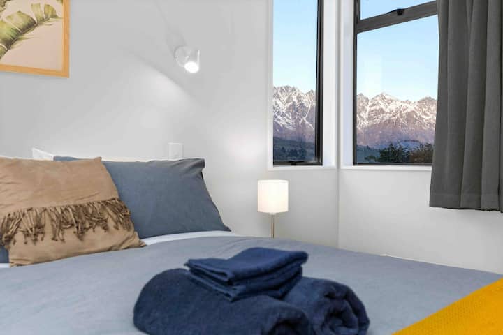 第二间客房-加大号双人床 
