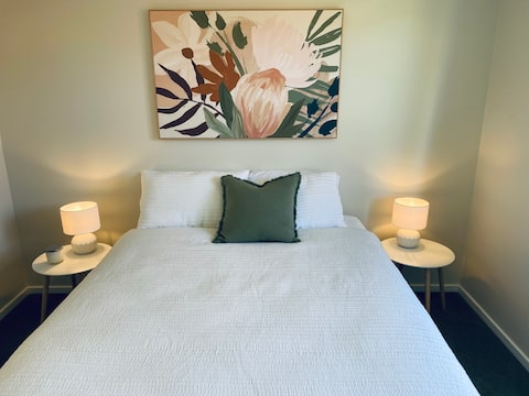 Family Favourite, Spacious 2-Bedroom Unit