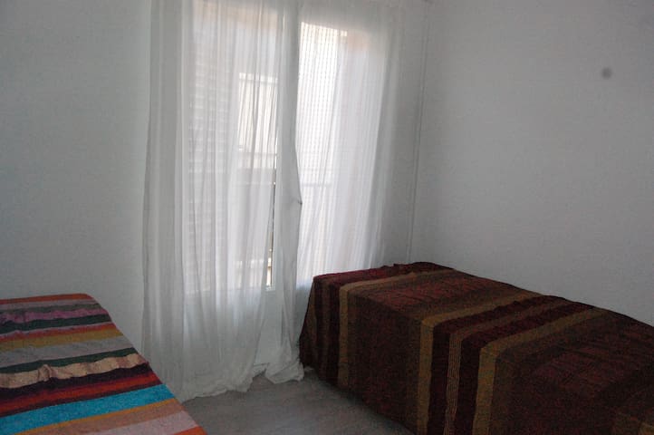 HABITACION nueva, 30 m de la playa