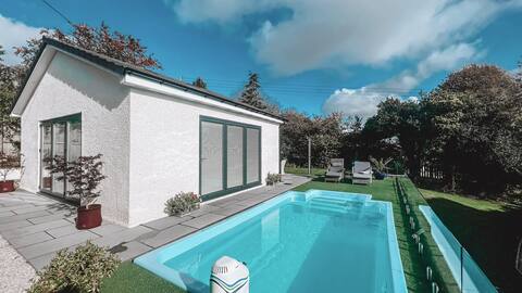 Pool House-with private heated pool and HotTub
