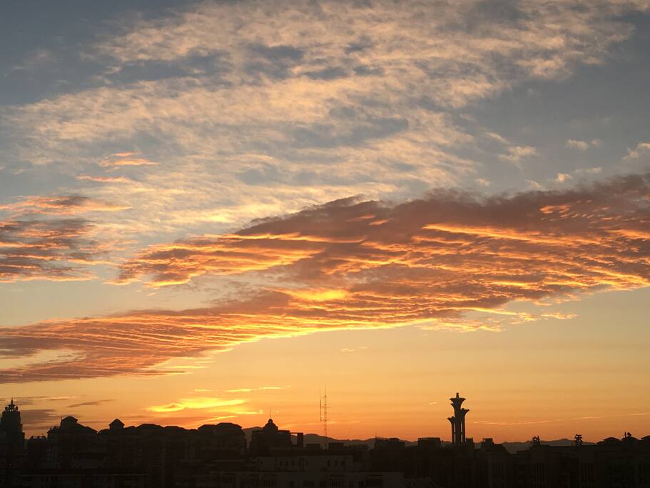 夏日的晚霞(阳台)