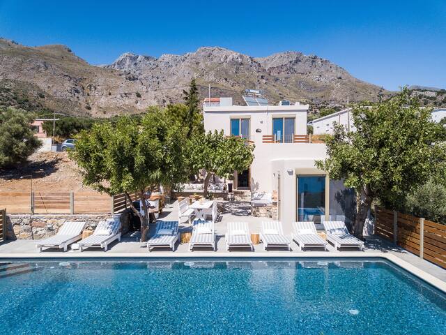 OLVÍA, elegant village house with amazing views! gallery image 4