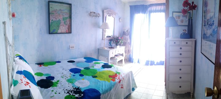 Bedroom 2 (Santorini)