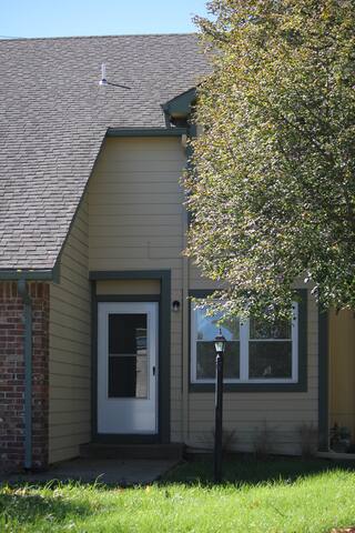 Airbnb Oskaloosa Vacation Rentals Places To Stay Kansas