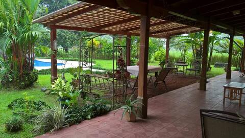 Aguas Zarcas Countryside Villa (w/ private pool)