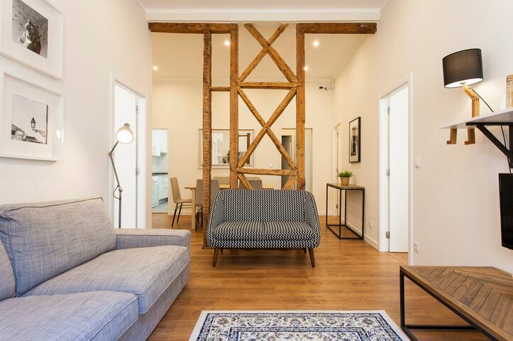 Central Downtown 3E up to 13guests by Central Hill gallery image 2