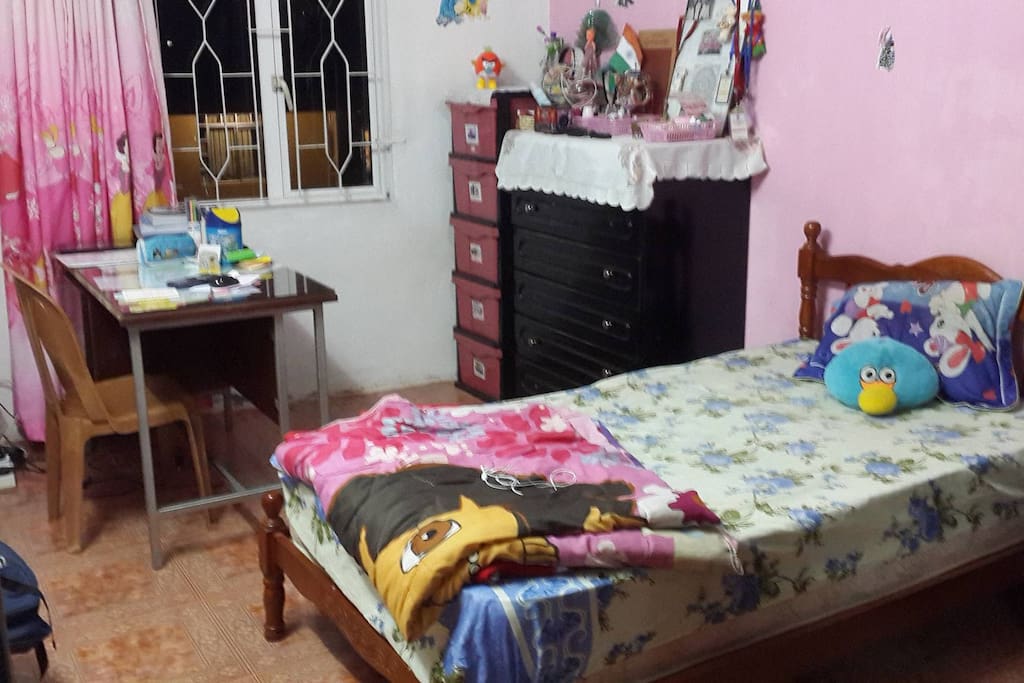 Single bed, appropriate for student