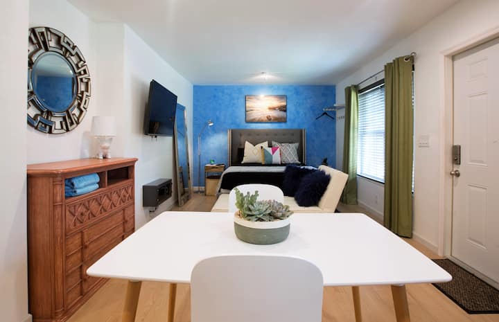 Villa With Heated Pool, Laundry, Ping Pong & More - Margate, FL