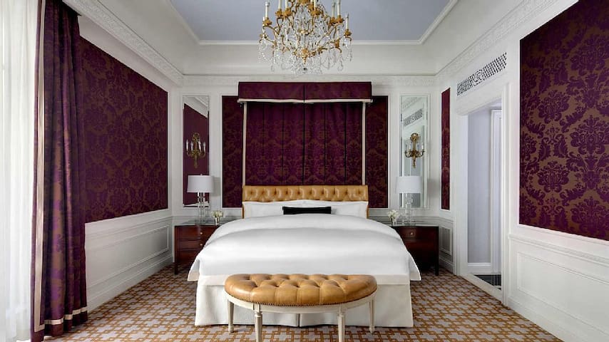 Luxury on 5th Ave St. Regis 2 King BR Suite 5 Star