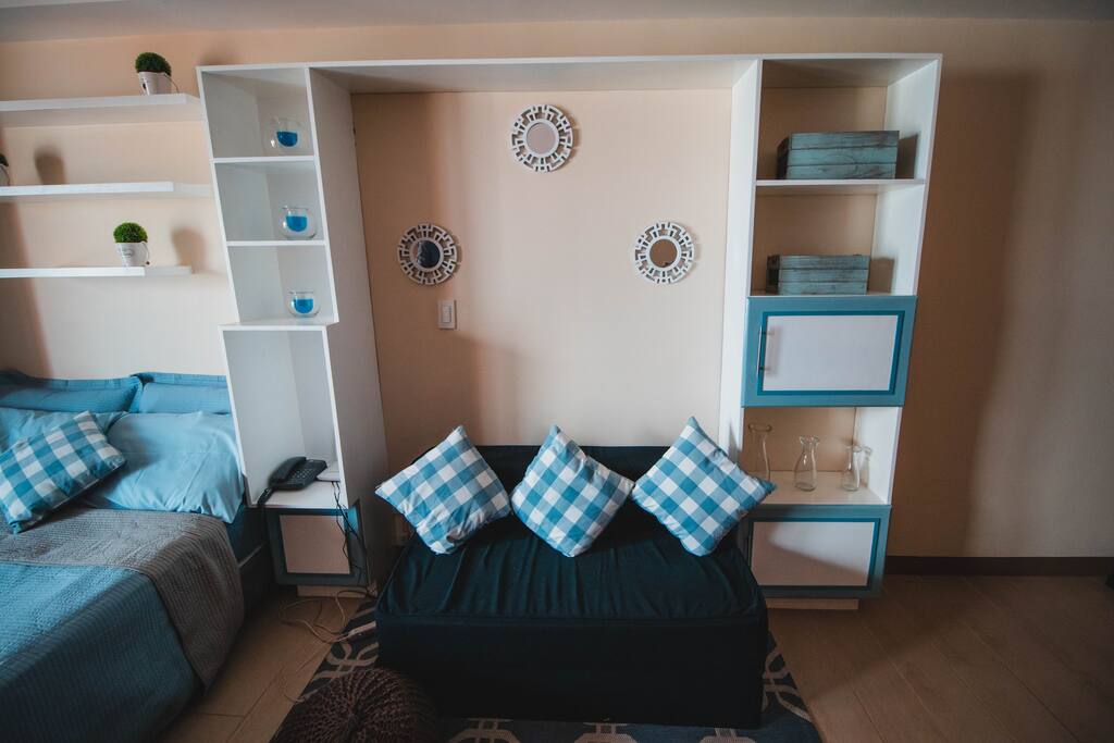 Couch that cant be turned into a Sofa Bed for extra 2 people