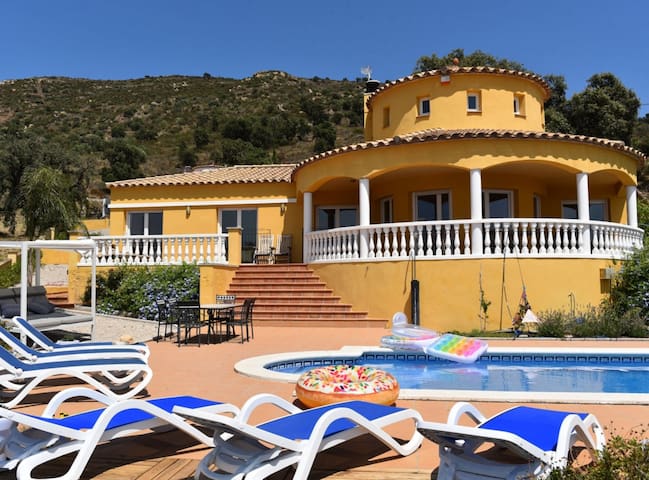 Casa Albera – con piscina y fantásticas vistas