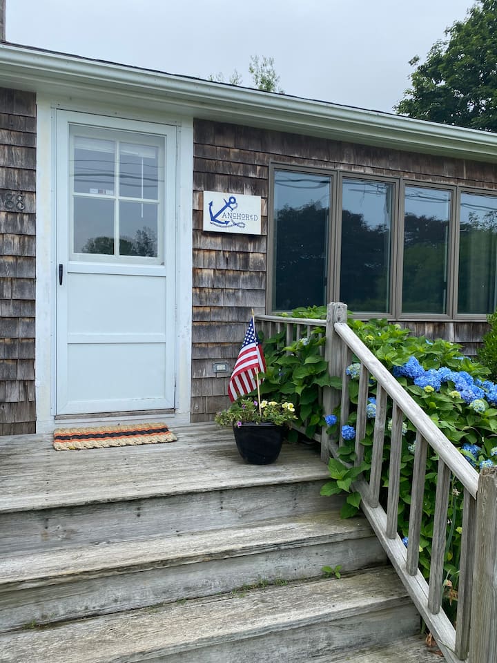 2 Bedroom House, Steps From Green Hill Salt Pond - Charlestown, RI