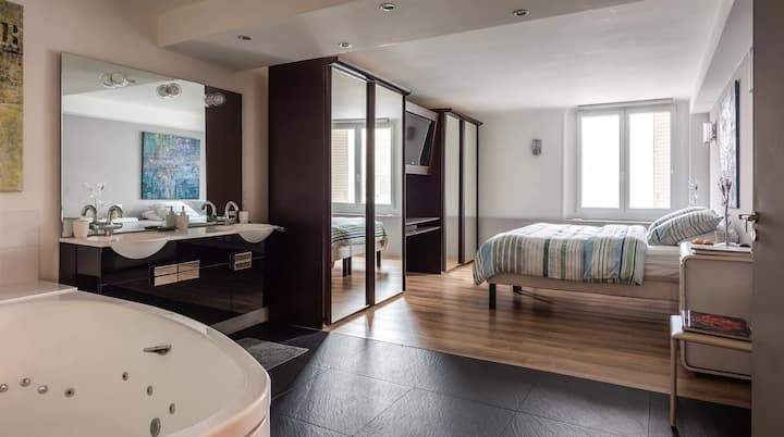 Ცალკე საძინებელი ჯაკუზით