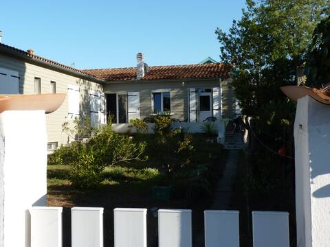 Family home 50 m from the sea