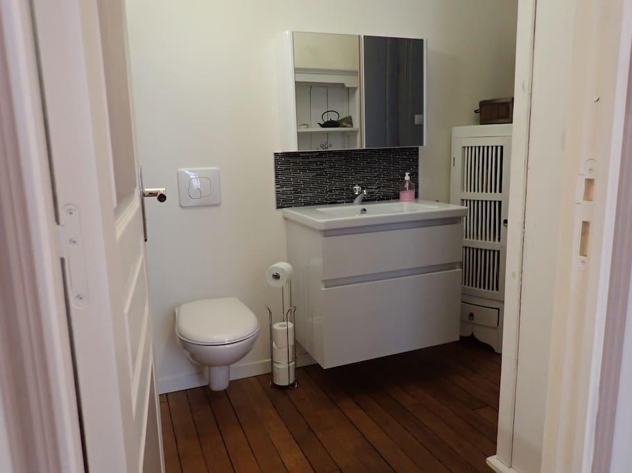 cabinet de toilette attenant la chambre parentale