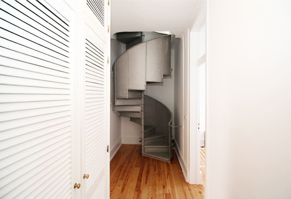 Corridor and spiral stairs to Duplex