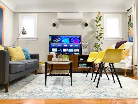 Blue Door Bungalow|Near Popular Sites|Parking&Yard