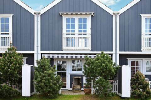 4 person holiday home in blåvand