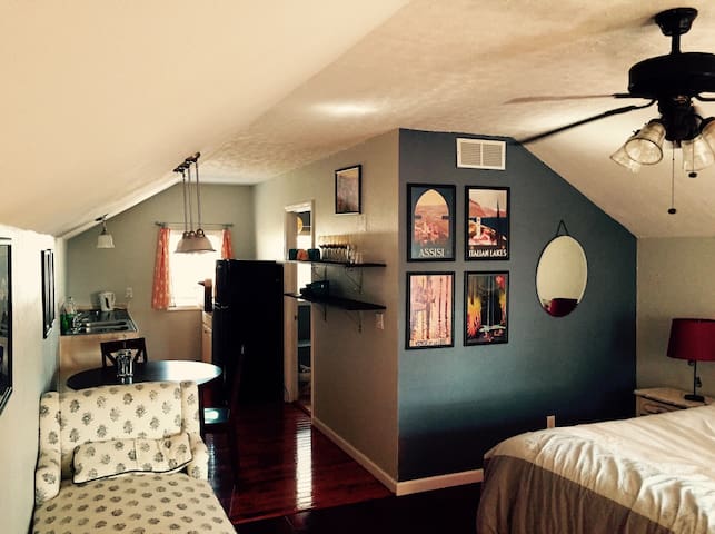 Lovely studio apartment in leafy Knoxville