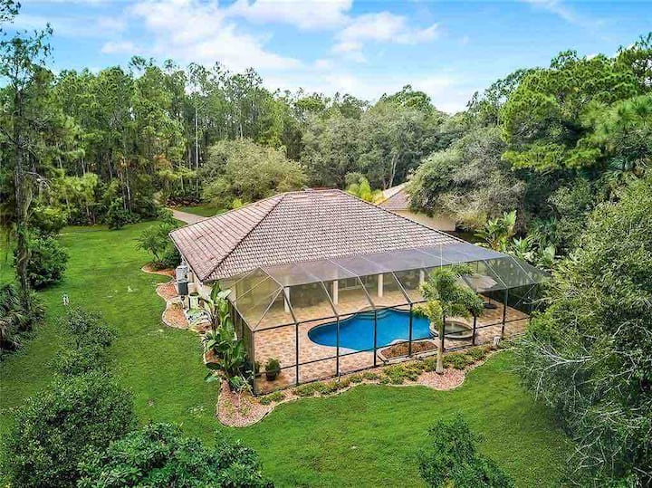 3+Acres Luxury Estate Heated pool/spa 2400sq.ft