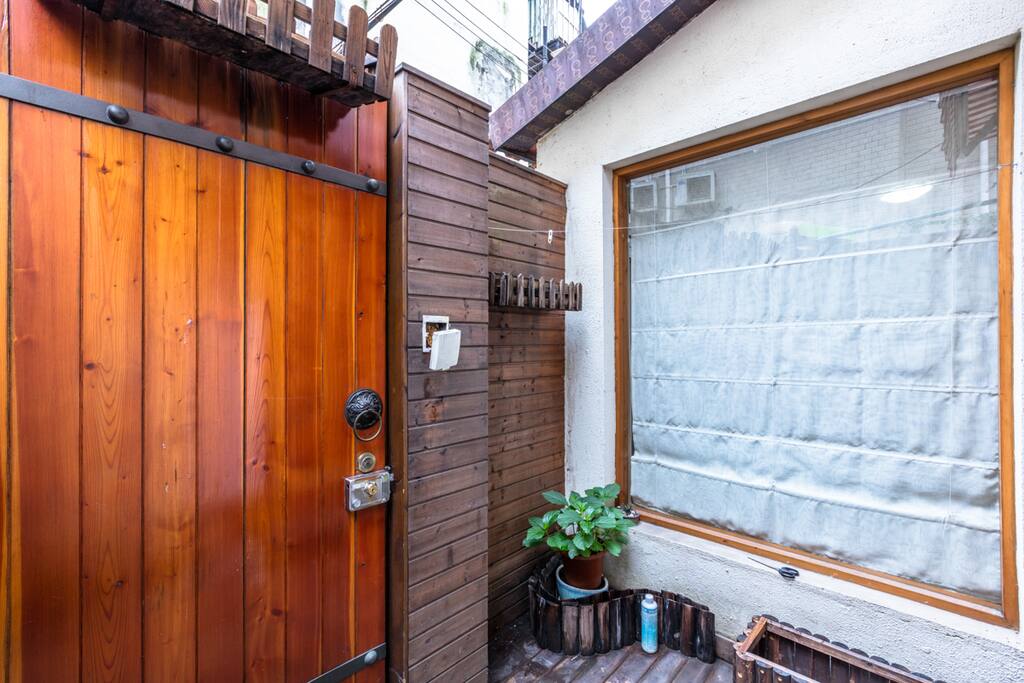 带庭院、榻榻米精致洋房 A foreign-style house with courtyard、Tatami