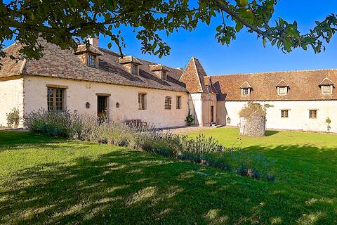 Manor 10km from Le Mans