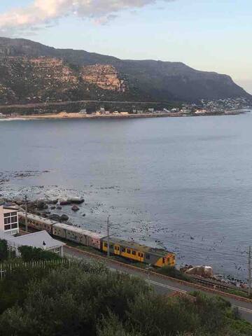 Hoeked! gallery image 4