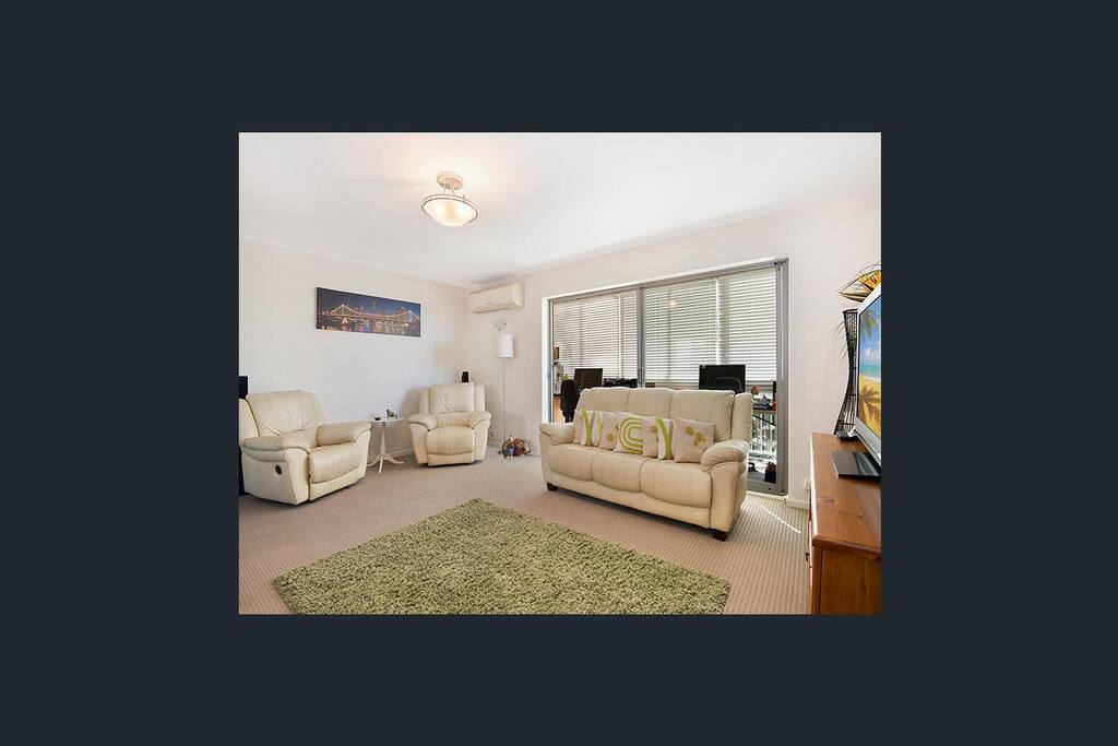 Spacious living room