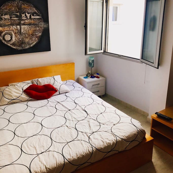 Habitación principal con cama 2x2m viscoelástica