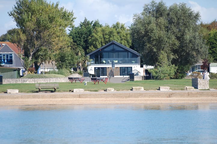 Poole Harbour View - Sleeps 12-  Optional Hot Tub