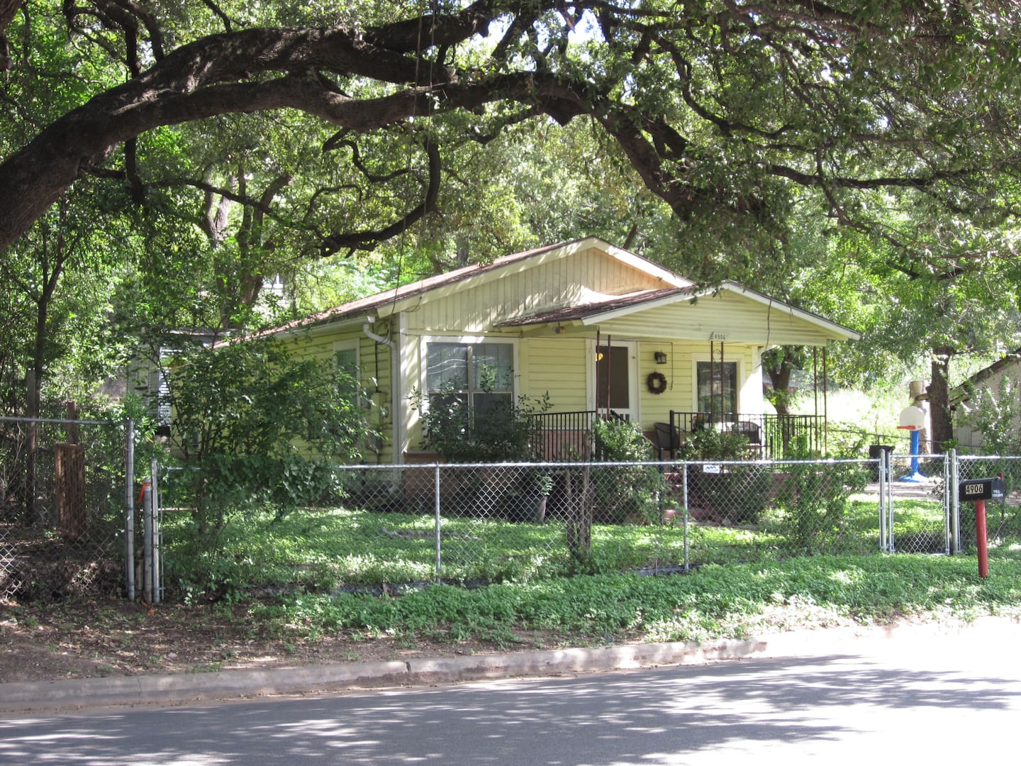 Easy-living East Austin Bungalow
