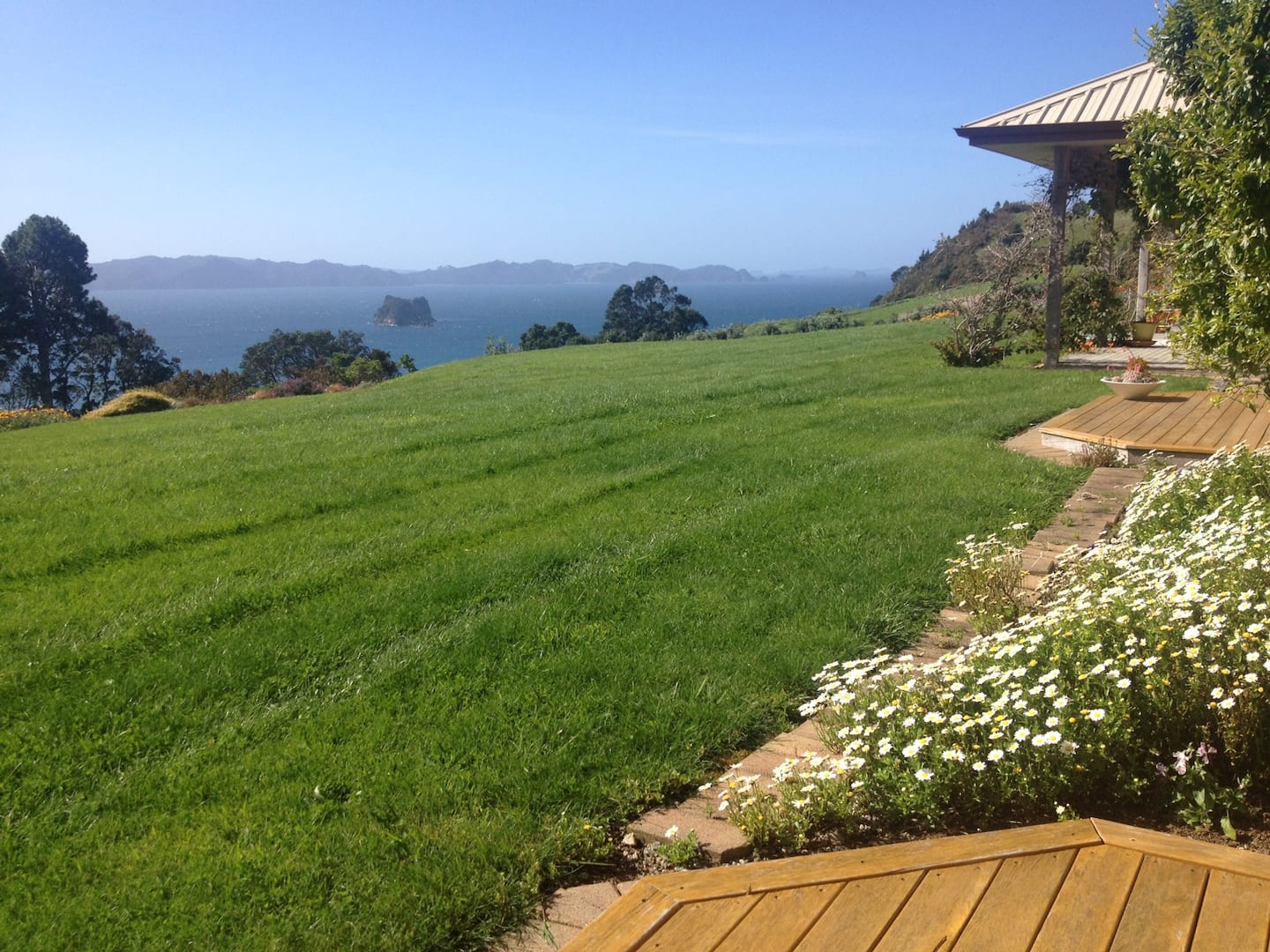 Luxury: Prime Location Hahei- Stunning Views 2