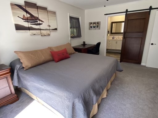 Суит King Master с прилежаща баня и тоалетна 