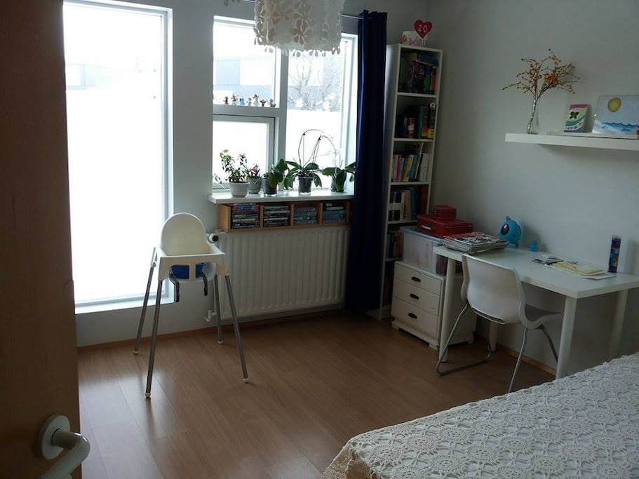 Larger bedroom.