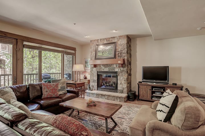 Elegant 3br Condo, Steps From The Chairlift! - Edwards, CO