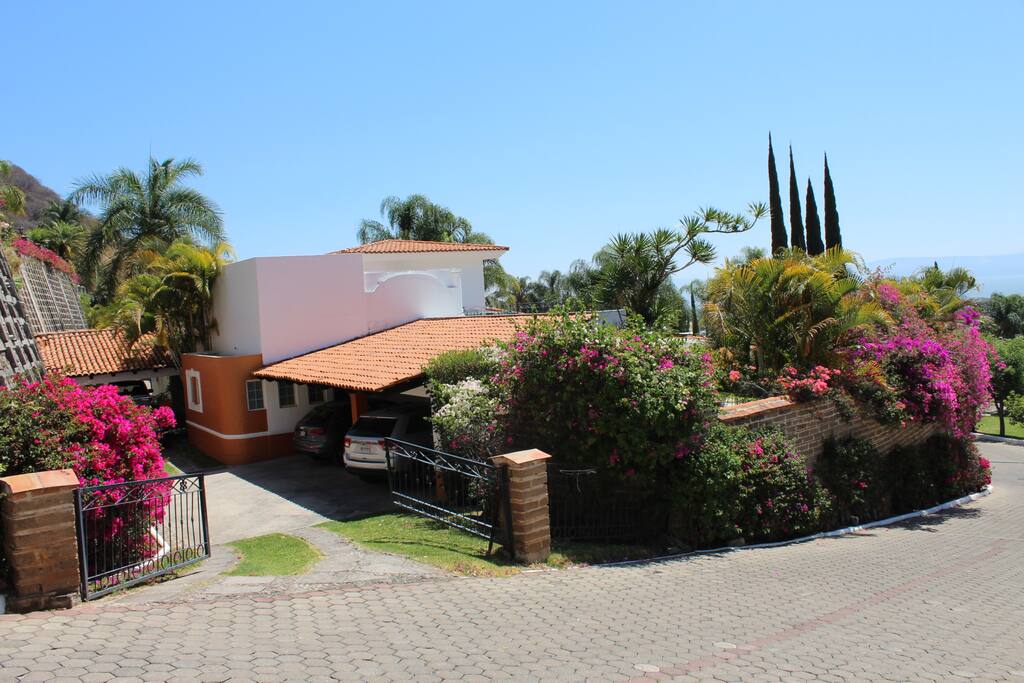 Entrada a la casa