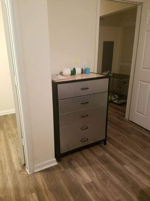 Cabinets with 4 available drawers