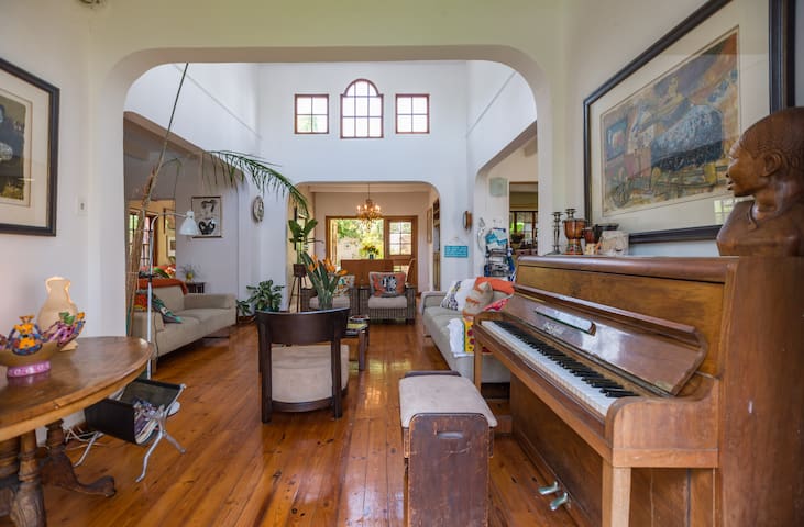 Gorgeous 3 bed Villa near beach a home from home gallery image 2