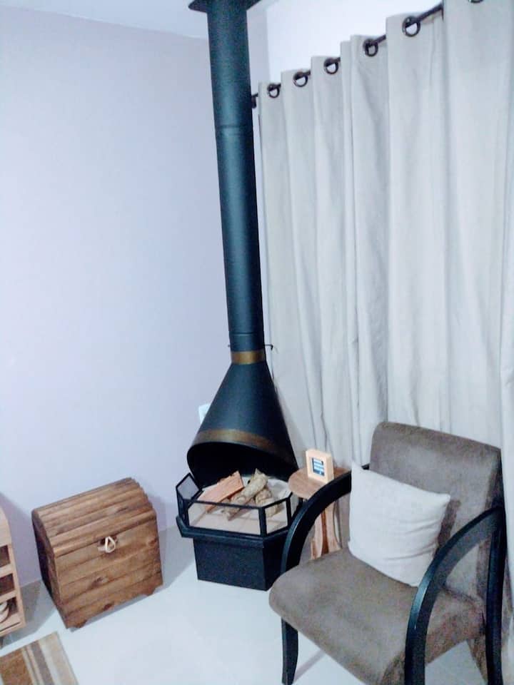 Behagliches Haus mit Kamin und Klimaanlage - Airbnb